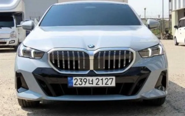 인천중고자동차사이트 5시리즈 (G60) 530i xDrive 매물 사진 8 - 2024/10 9,663km